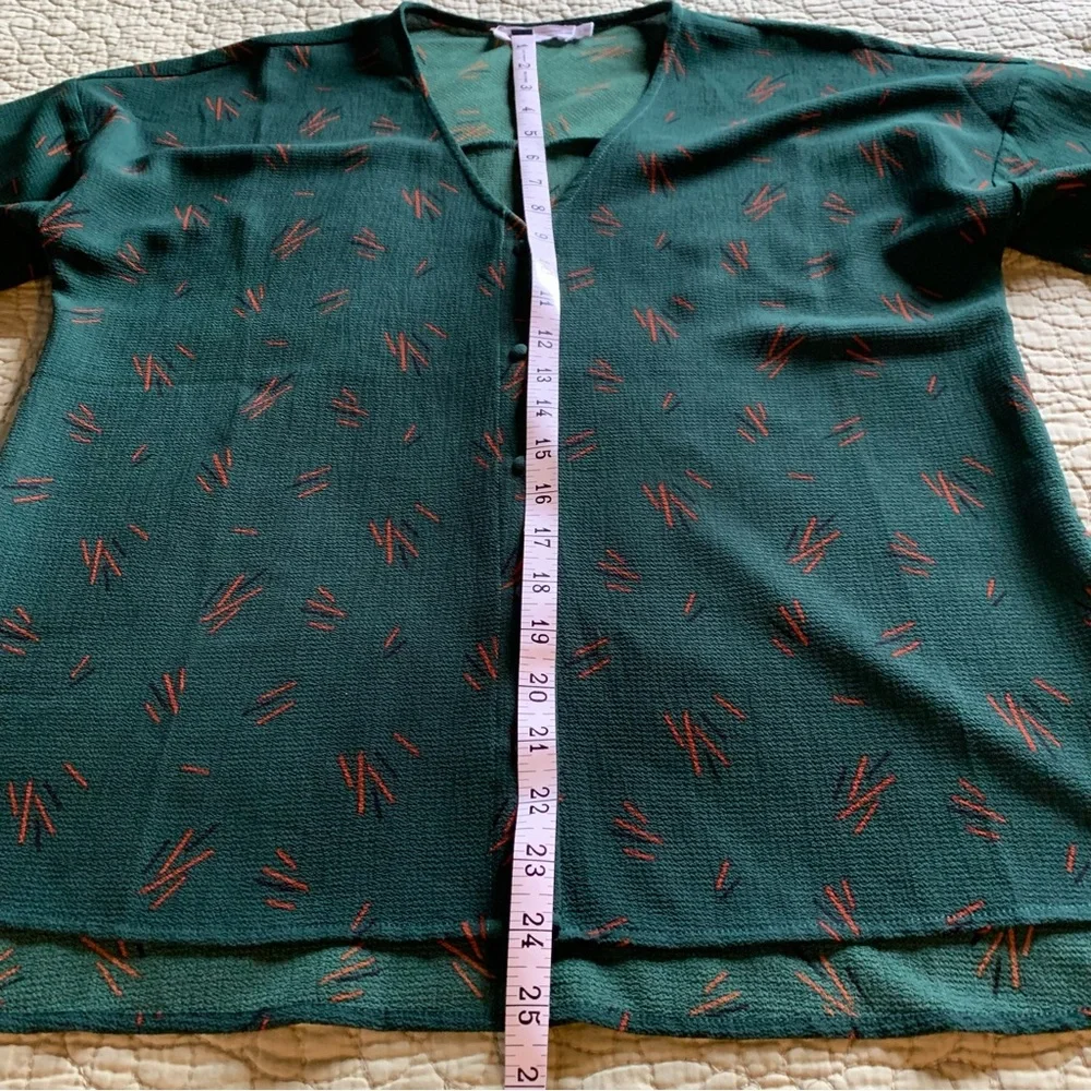 All in Favor Emerald Green Blouse Size Small - Picture 8 of 14